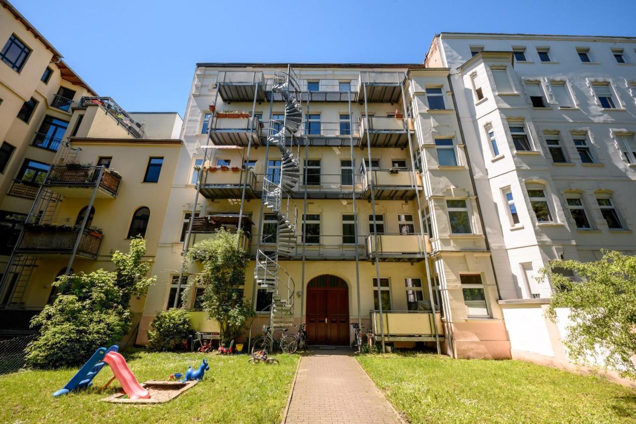 Helle Wohnung Mit Balkon In Grunen Innenhof - W-Lan, 4 Schlafplatze 马格德堡 外观 照片