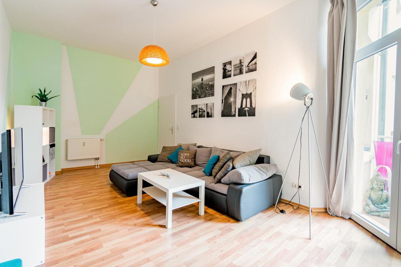 Helle Wohnung Mit Balkon In Grunen Innenhof - W-Lan, 4 Schlafplatze 马格德堡 外观 照片